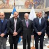 Imagen de Rolando Figueroa mostró a Neuquén en Chile y dijo que el asfalto del paso Pichachén empezará en 2027
