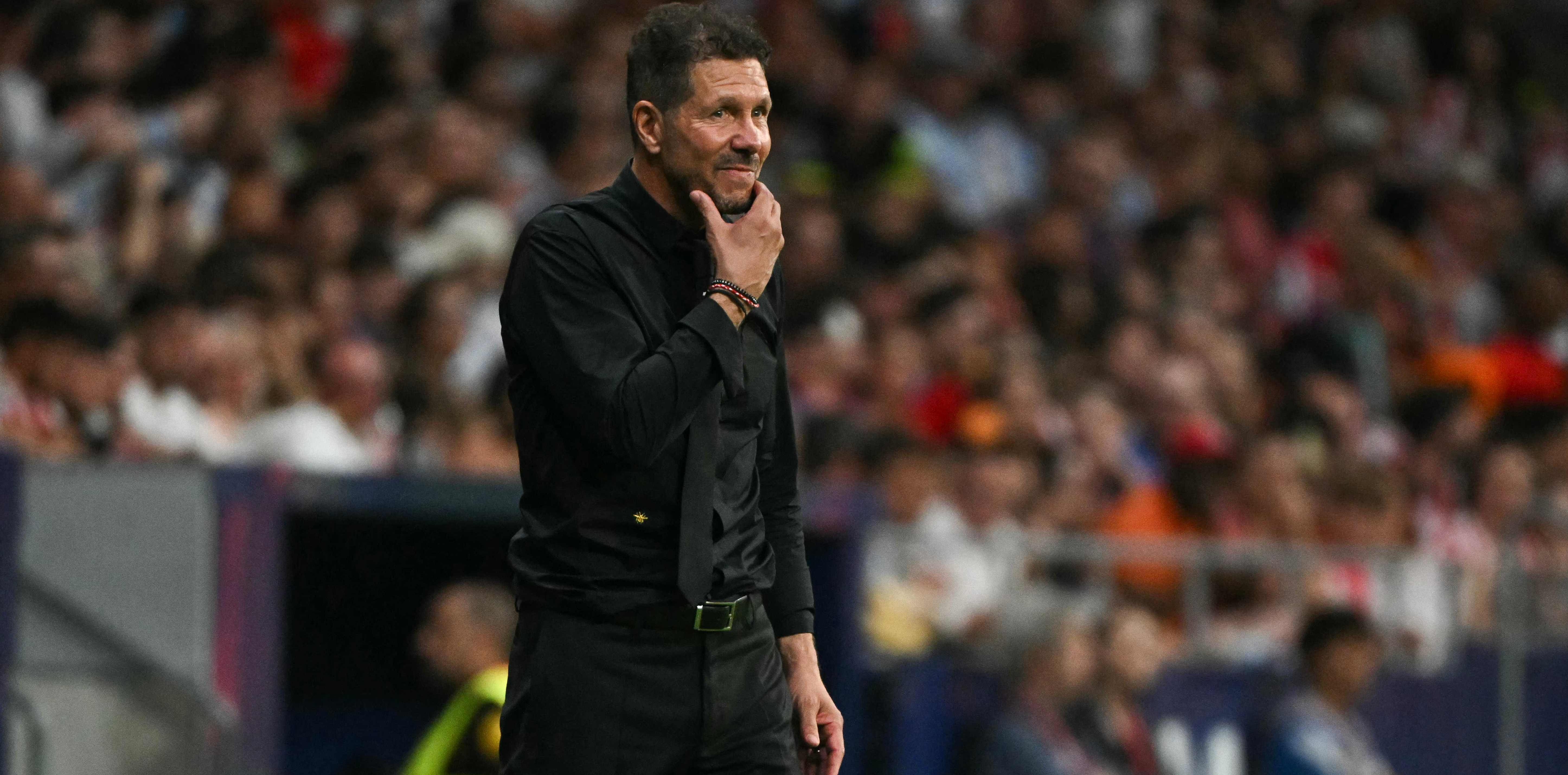 Simeone defendió a los hinchas del Atlético tras insultos a Julián Álvarez