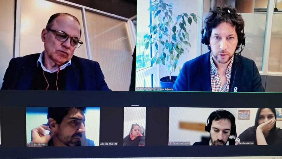 La audiencia virtual permitió precisar la imputación y mantener las medidas cautelares mientras continúan las pericias pendientes.
