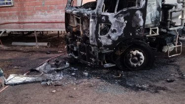 Añelo: Prendieron fuego su camión y lo dejaron sin trabajo