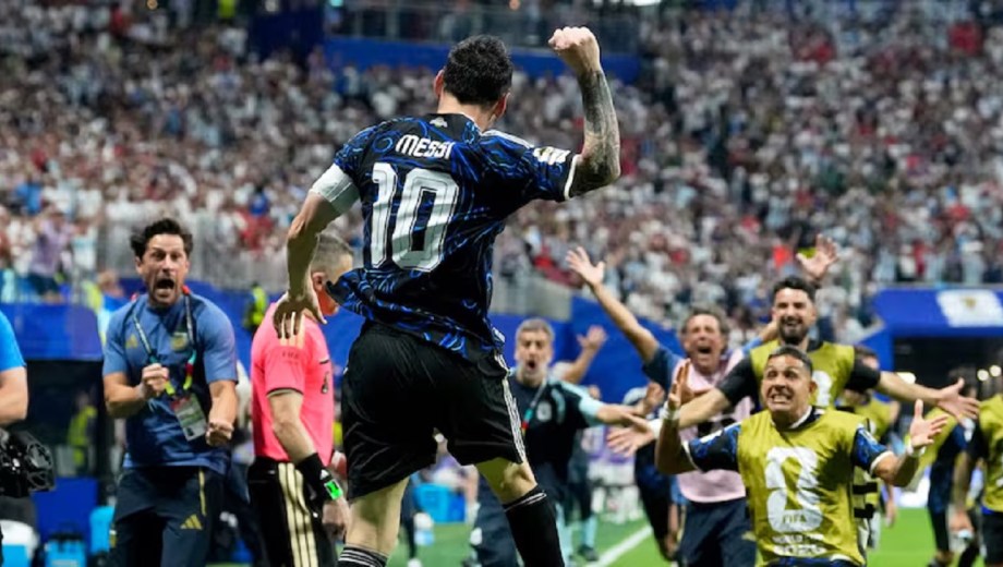 La Selección Argentina derrotó a Inglaterra por 2-1 en un partido que quedará para la historia.