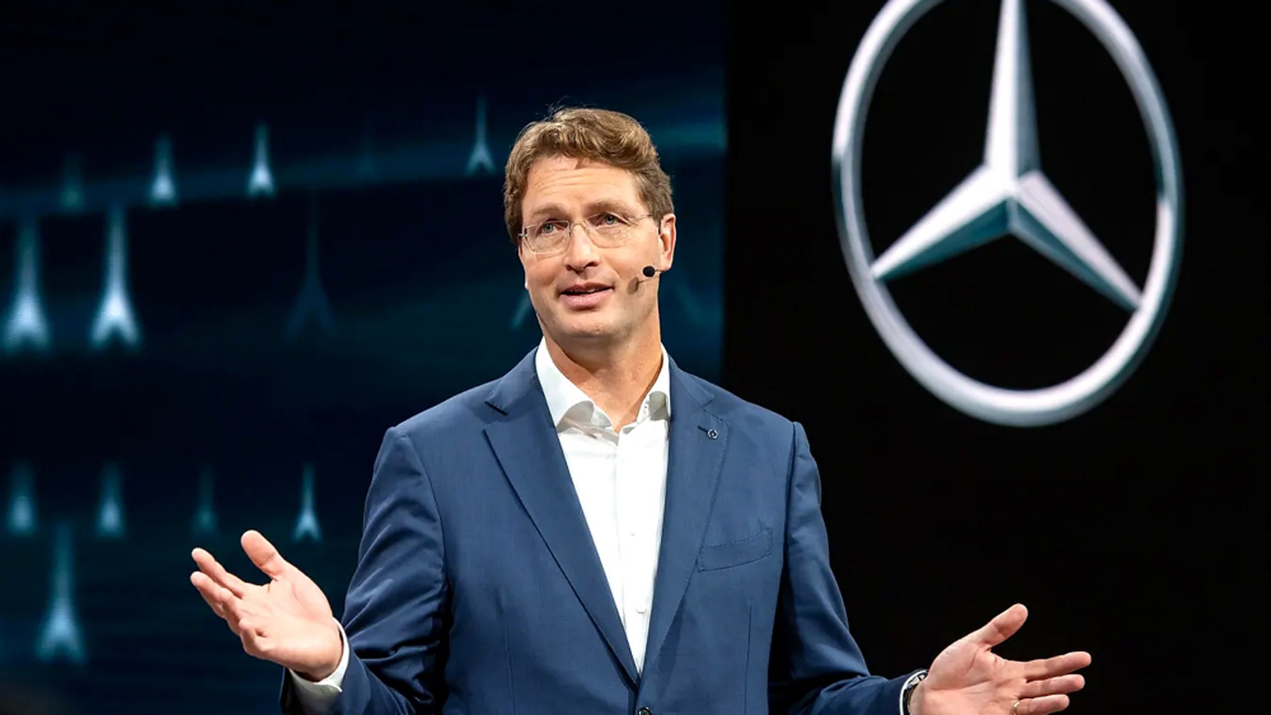 Mercedes-Benz reconsidera el uso excesivo de pantallas en sus vehículos
