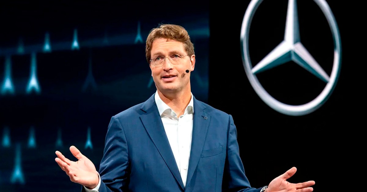 Mercedes-Benz reconsidera el uso excesivo de pantallas en sus vehículos