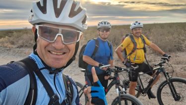 Pedalear para descubrir la Tierra de gigantes: una bicicleta y un proyecto que te lleva a descubrir lugares