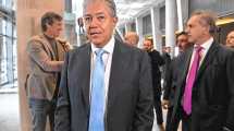 Imagen de «Reciben sin hacer nada»: Rolando Figueroa encabezó el Neuquén Day y reclamó por la coparticipación
