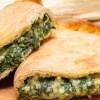 Imagen de Cómo hacer un tentador calzone de espinaca y quesos