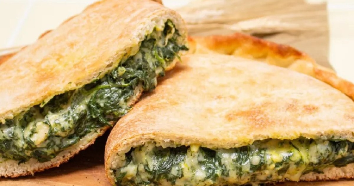 Receta de calzone de espinaca y quesos para disfrutar en casa