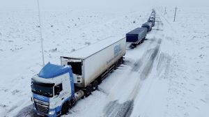 Camiones varados en Neuquén: cómo es el operativo para avanzar en tandas hacia Pino Hachado