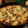 Imagen de La cena perfecta para el frío: carne molida con papas y queso lista en menos de una hora