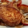 Imagen de Tentate con estas chuletas de cerdo con clavo de olor, manzanas y cebollas