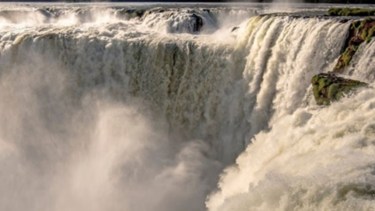 Cierran por más de un mes el acceso a la Garganta del Diablo por crecidas extraordinarias del Iguazú vinculadas a El Niño