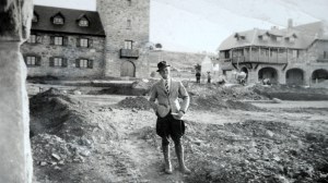 El arquitecto invisible: la historia íntima del hombre que diseñó el Centro Cívico de Bariloche orgulloso de ser un empleado del Estado