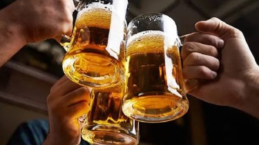 Día de la Cerveza: origen de la fecha y 3 claves de expertos para servirla