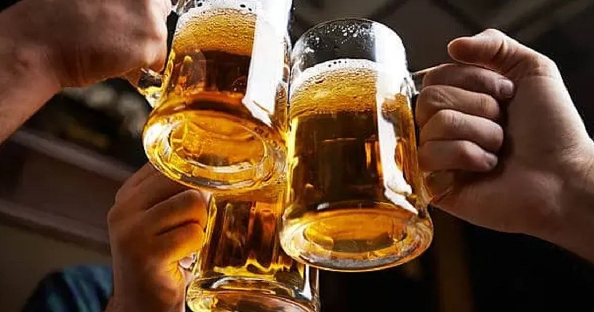 Día Internacional de la Cerveza: historia y consejos para servirla
