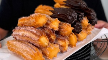 ¡A los ricos churros caseritos!: dorados y bien crocantes