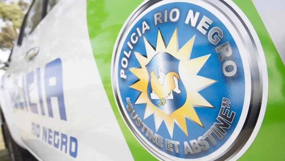 Intentó robarse la camioneta de un repartidor en Cinco Saltos con su familia adentro, lo imputaron