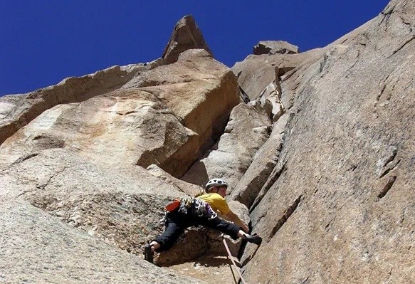 La escalada es una de las actividades de montaña al aire libre de Bariloche. Archivo
