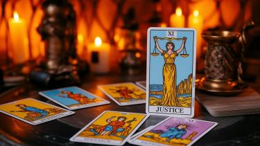 Carta del tarot de hoy, martes 4 de agosto de 2026: qué revela La Justicia para este día
