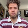Imagen de Un famoso periodista fue internado tras autolesionarse en una transmisión en vivo: quién es Perez Hilton