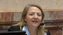 Imagen de Ana Marks criticó el intento fallido del Gobierno para cambiar la Ley de Tierras: «En Bariloche no les queda cupo»