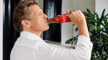 Imagen de Luis Miguel vuelve a Coca-Cola después de 35 años: protagoniza la campaña por los 100 años de la marca en México