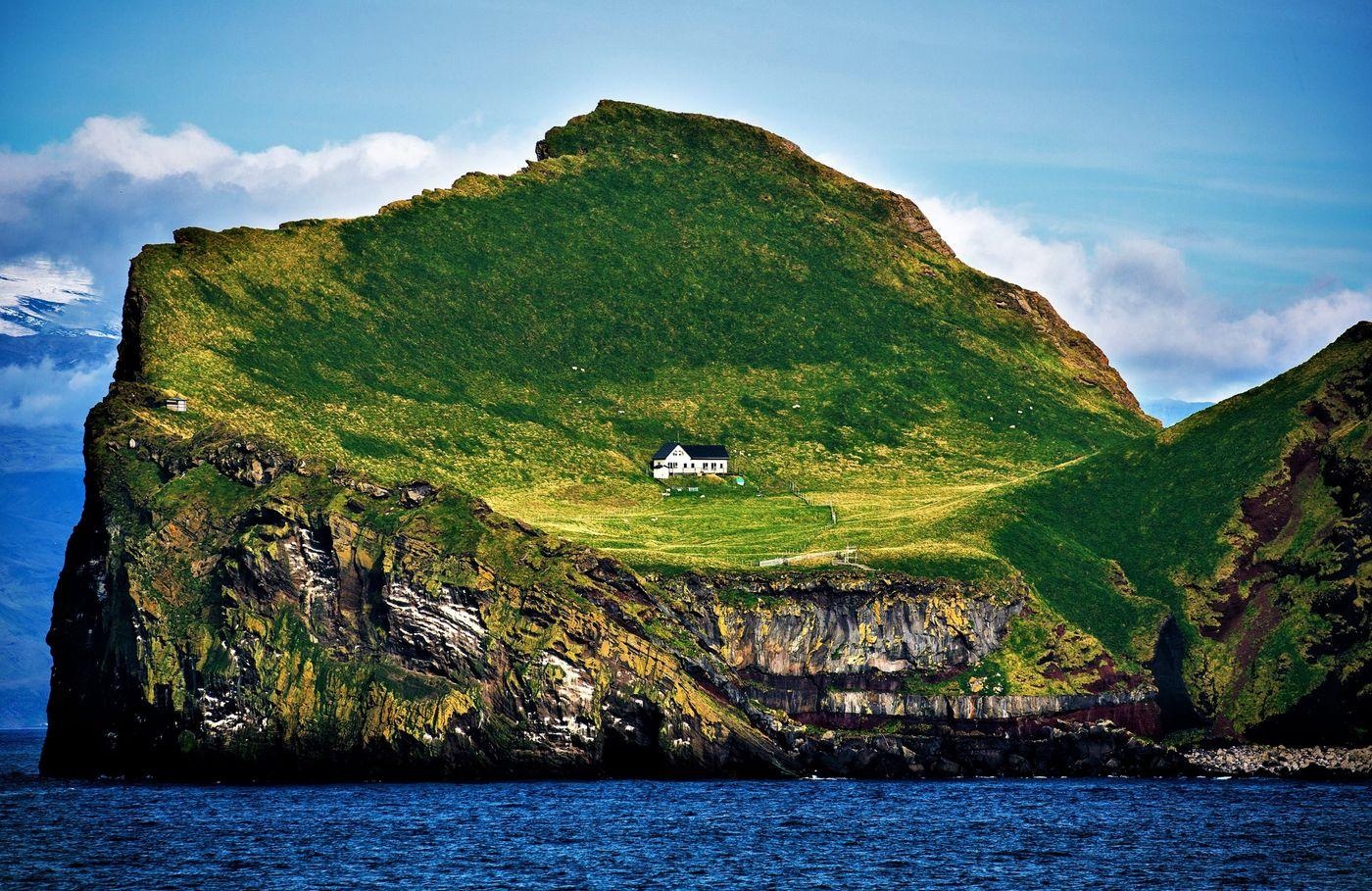 La historia detrás de la "casa más solitaria del mundo" en Islandia