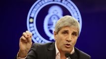 Imagen de «Son abusivas»: Luis Caputo habló sobre las tasas de interés que cobran las billeteras virtuales para solicitar préstamos