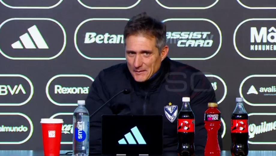 Guillermo Barros Schelotto marcó la diferencia de inversión entre River y Vélez tras el empate en el Monumental. (FBaires)