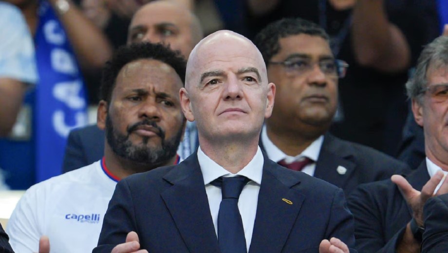 Infantino atraviesa un momento delicado a meses de las elecciones donde buscará una nueva reeleción.