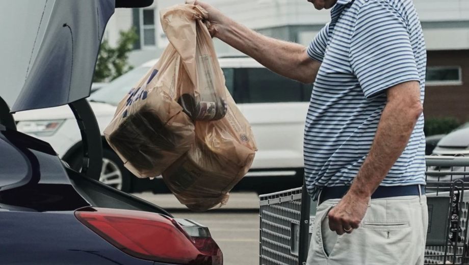 La inflación de Estados Unidos todavìa en niveles superiores a los que había antes del inicio de la guerra. Foto: AP.