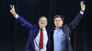 Deudas familiares y billeteras virtuales: el nuevo eje de crítica del peronismo contra Javier Milei