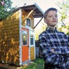 Imagen de A los 13 años construyó en el jardín su propia casa sustentable por 1.500 dólares