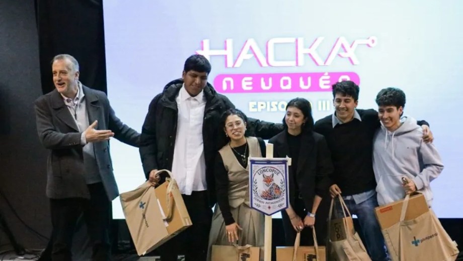 Guillermo Chávez, de Ingeniería Química de la UNCo, Joaquín Chávez de Enfermería de la UNCo, Camila Tolosa de Arquitectura de la UFLO, Alexis Luciano Vargas Tupa de Ingeniería en Petróleo de la UNCo y Martina Dinamarca de Ciencias Médicas de la UNCo.
