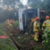 Imagen de Trágico accidente en Brasil: al menos diez muertos y decenas de heridos por el vuelco de un micro turístico