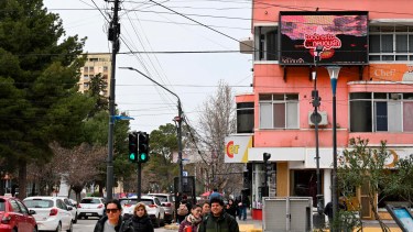Rigen las nuevas reglas para las pantallas led en Neuquén: habrá multas y hasta decomisos por incumplimientos