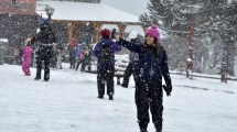 Imagen de En fotos: la nieve cubrió todo en Bariloche y los turistas disfrutaron