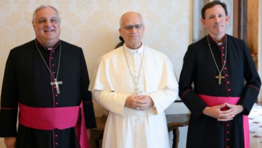 El papa León XIV recibió a autoridades de la Conferencia Episcopal Argentina. Foto: Gentileza Aica. 