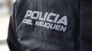 Imputaron a cuatro policías de Neuquén por golpear a dos jóvenes a la salida de un boliche en Centenario