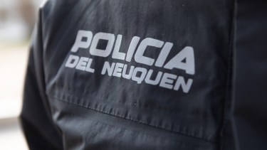 Imputaron a cuatro policías de Neuquén por golpear a dos jóvenes a la salida de un boliche en Centenario