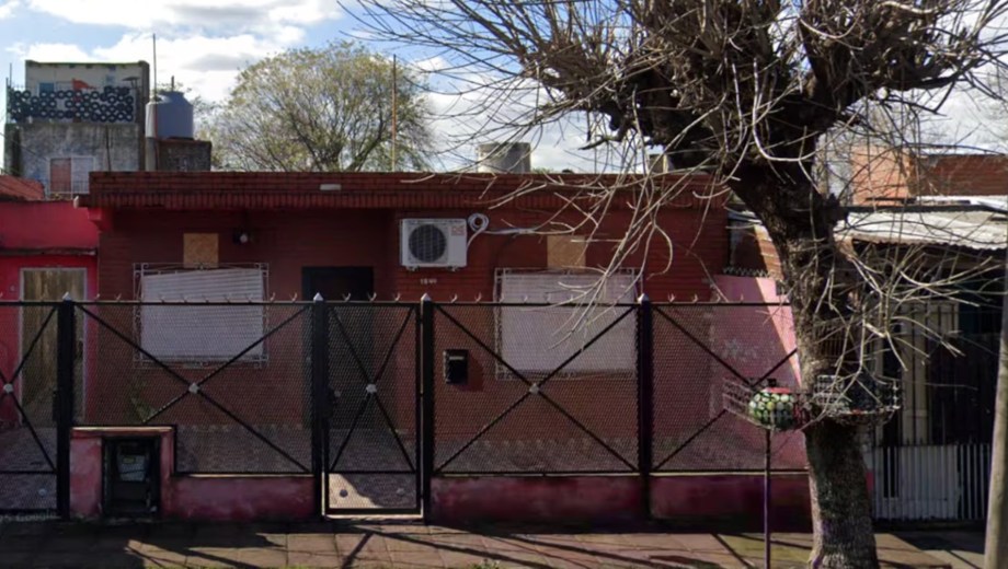 El crimen ocurrió en una casa de la localidad bonaerense de Rafael Calzada. (Foto: Google Street View).