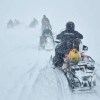 Imagen de Rescataron a turistas varados y asistieron a familias aisladas por la nieve: así es el trabajo con motonieves en Neuquén