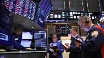 Imagen de El riesgo país escaló 20% y el Merval se hundió en agosto 2026, mientras que el dólar se movió con calma