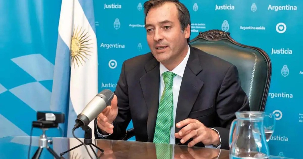 Martín Soria propone reformar el reparto del Impuesto a los Combustibles
