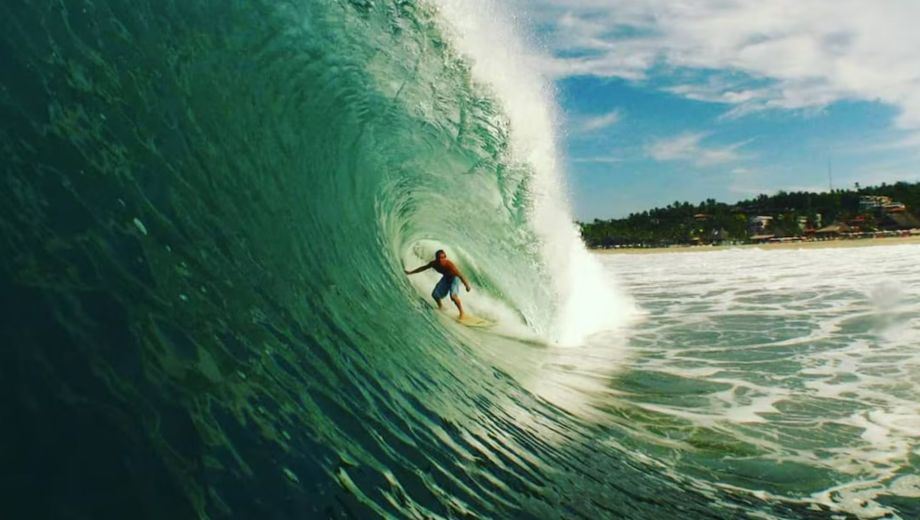 Quién era el surfista argentino que murió durante una práctica en la Isla de Pascua chilena