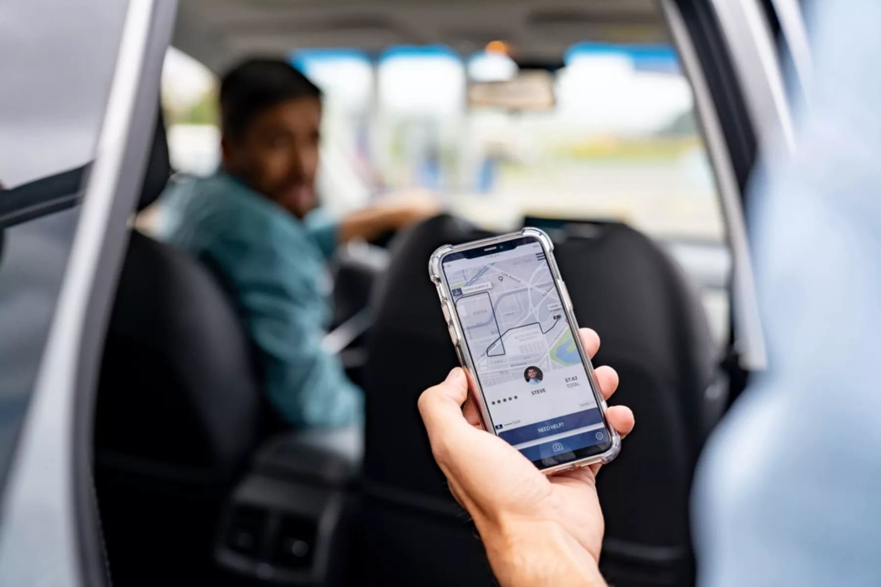 Roca aprobó la regulación de Uber y otras apps de transporte privado