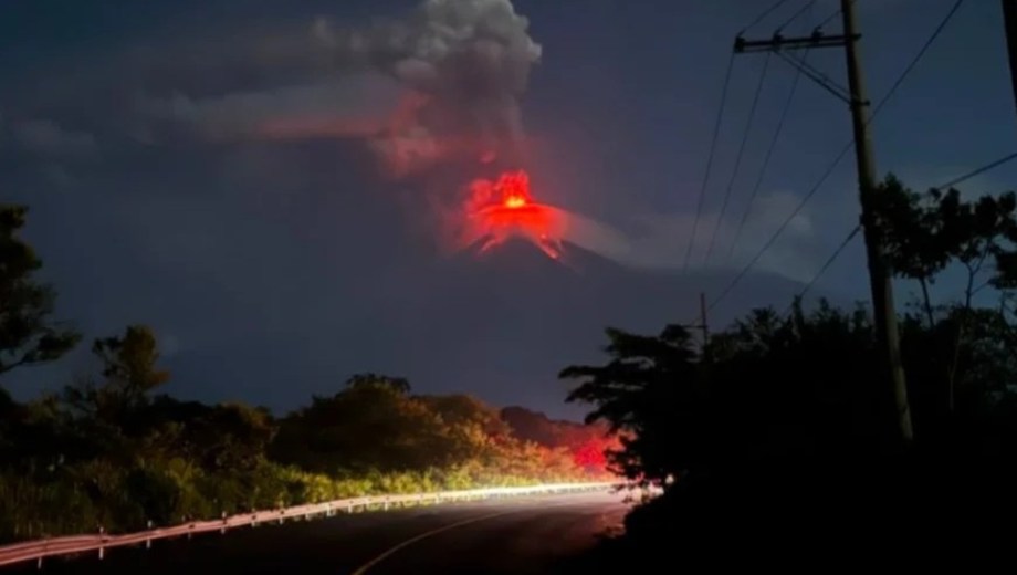 Hay un recrudecimiento de la actividad eruptiva del volcán de Fuego. Foto: Gentilza Conred. 