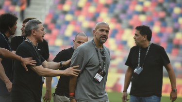 «Hay que matarlos a todos»: el informe del árbitro neuquino Herrera contra Verón tras la Supercopa Internacional