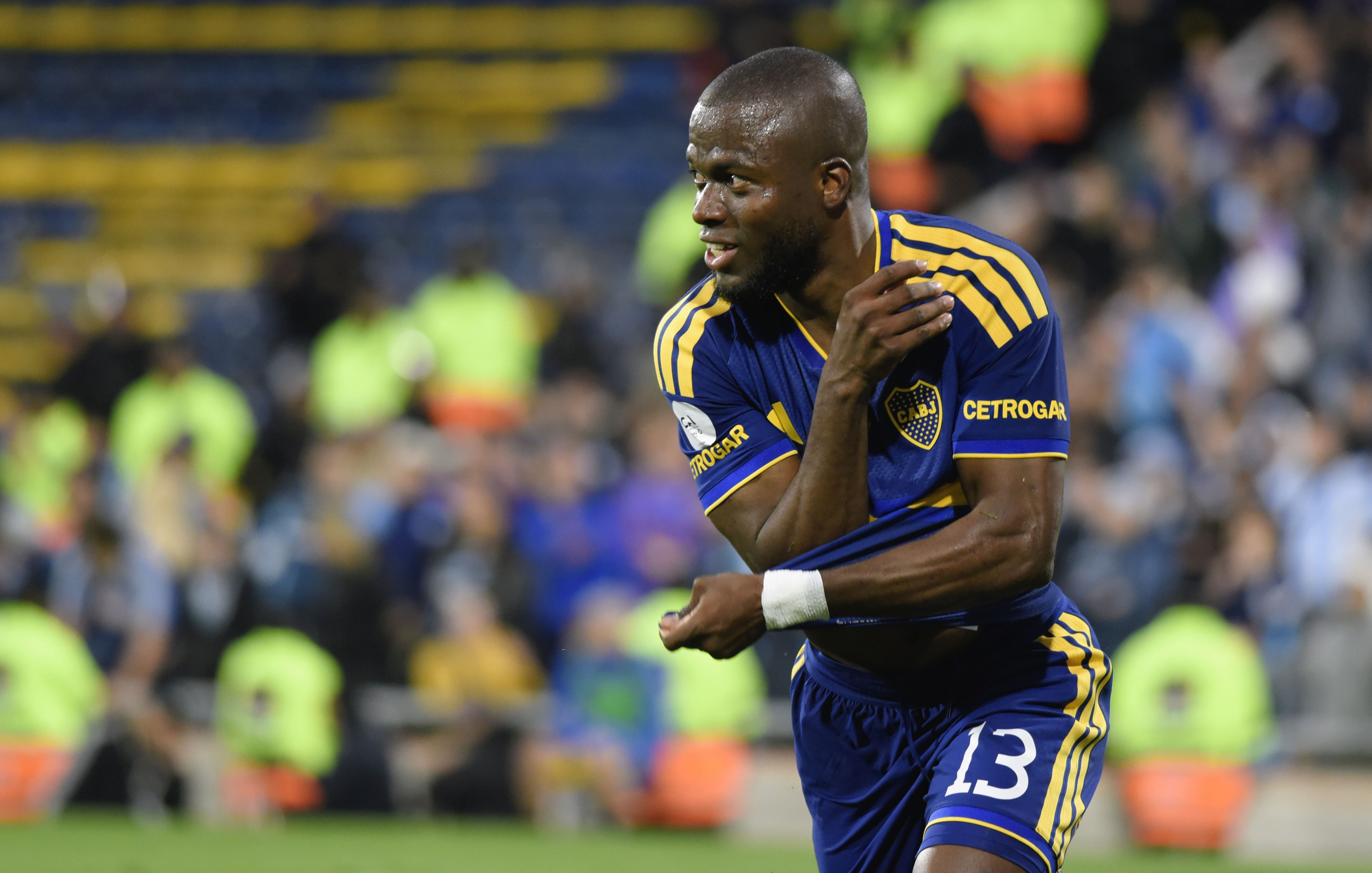 Enner Valencia brilla en Boca: triplete y clasificación a semifinales de Copa Argentina