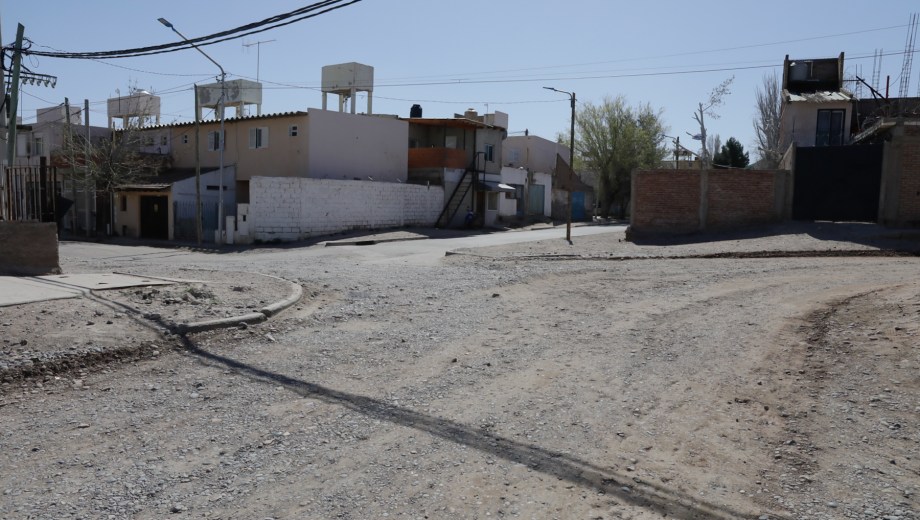 Quién es el prófugo buscado por dispararle en la cara a un hombre en Neuquén: el vínculo con una banda criminal. Foto: Emiliano Ortiz