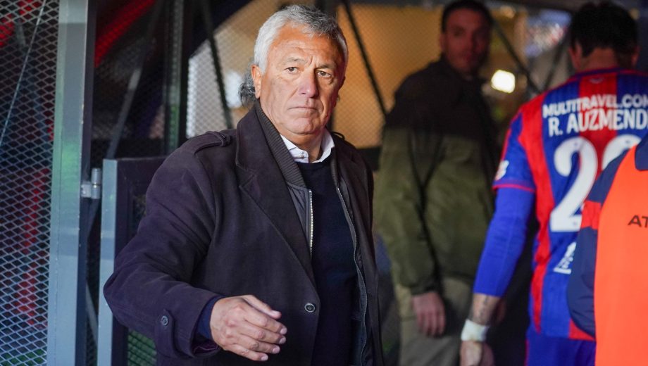 Néstor "Pipo" Gorosito fue despedido como entrenador de San Lorenzo luego de la derrota ante Instituto. (Foto: Archivo - Clarín Fotografía)